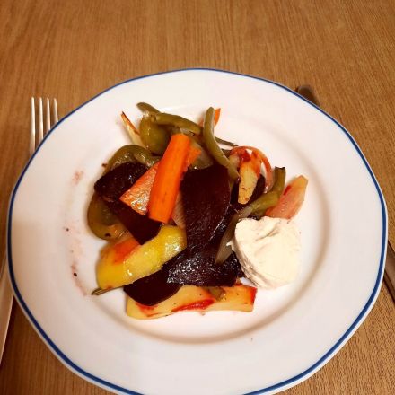 Gemüse mit Kräuterquark