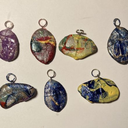 Nagellackreste kreativ verarbeiten -  individuelle Schlüsselanhänger