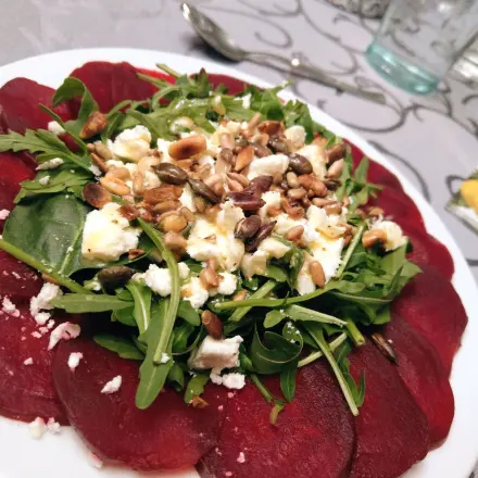 Rote Bete Carpaccio mit Feta