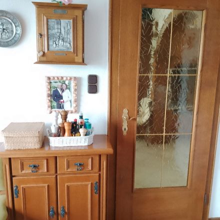 Holzmöbel und Holztüren pflegen