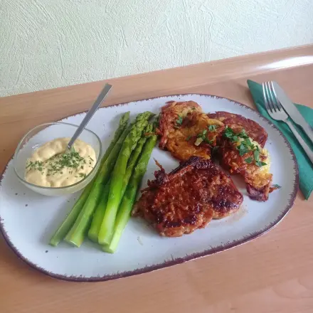 Kalbskotelett mit Kartoffelplätzchen