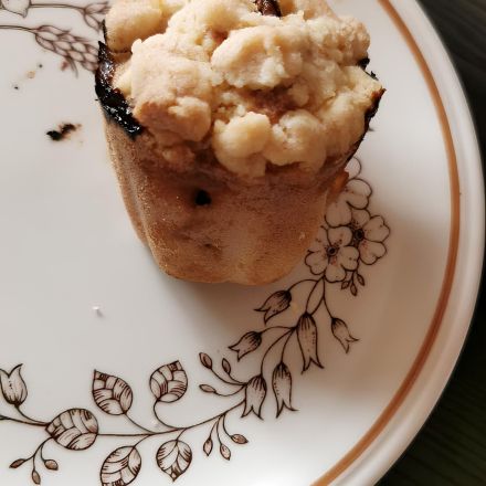 Dinkel-Pflaumen-Muffins mit Streusel