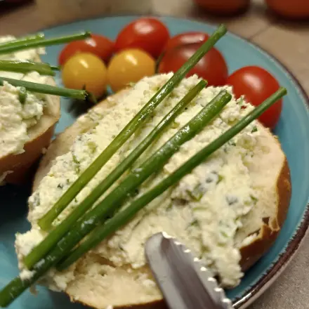 Frischkäse mit Kräutern selber machen