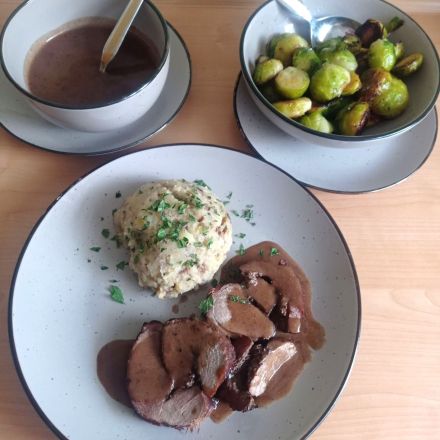 Wildschweinbraten mit Kartoffel-Maronen-Püree