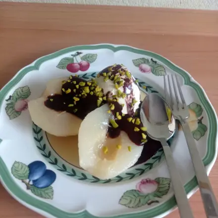 Birne Helene mit Schokoladensoße