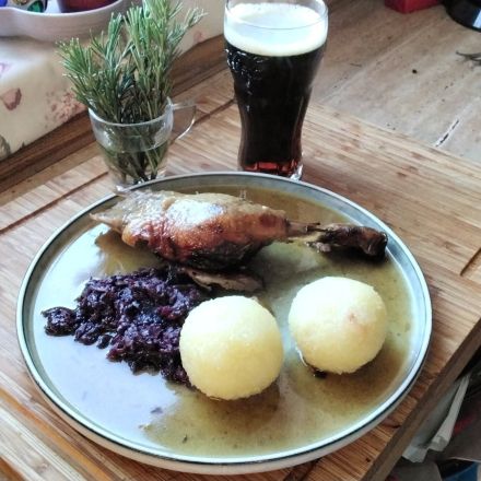 Barbarie-Ente mit Rotkraut & Knödeln - Weihnachtsmenü