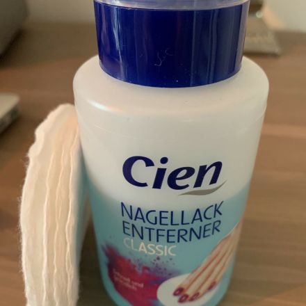 Getrockneten Lack von der Haut entfernen
