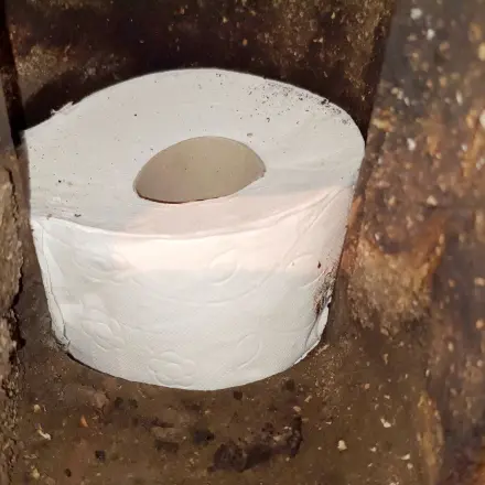 Schornstein unten nass? Klopapier gegen Kondenswasser im Kamin