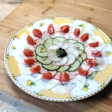 Rohkostteller mit Bärlauchpesto