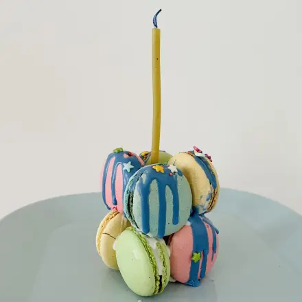 Mini-Geburtstagskuchen aus Macarons