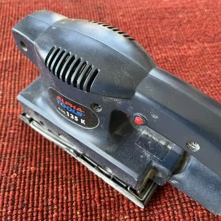 Teppich ausklopfen für Profis - mit Schwingschleifer