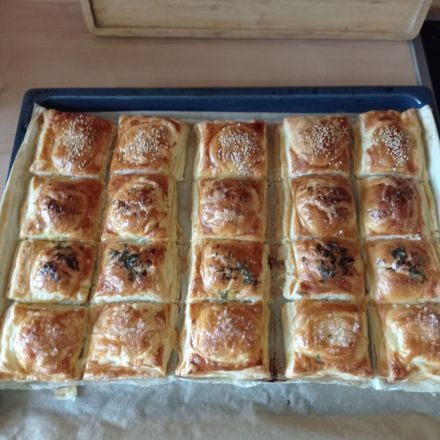Würzige Blätterteig-Häppchen