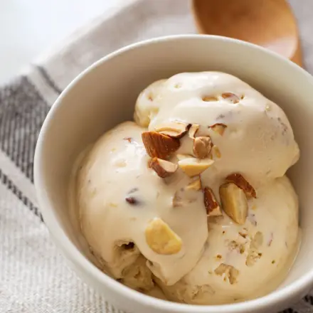 Veganes Vanilleeis selber machen – mit 4 Zutaten