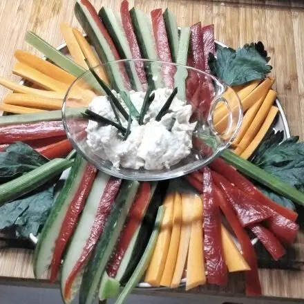 Gemüsesticks mit Zwiebel-Dip