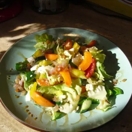 Sommersalat mit Feta & Aprikose