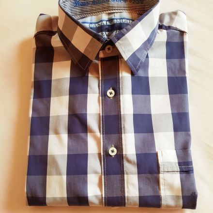 Hemden mit Wäschemangel bügeln