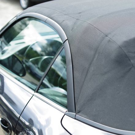 Imprägnierspray von Autoscheiben entfernen