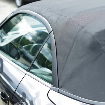 Imprägnierspray von Autoscheiben entfernen