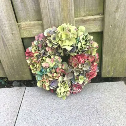 DIY-Deko: Hortensienkranz selbst binden