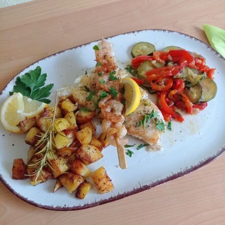 Kabeljau mit Kartoffeln und Gemüse