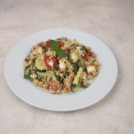 Couscoussalat mit Feta und Granatapfel