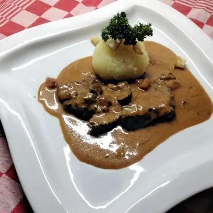 Rinderbäckchen in Glühweinsoße