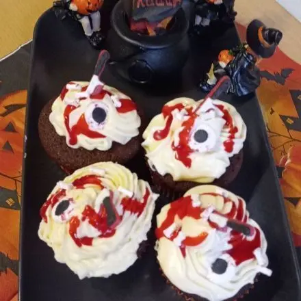 Halloween Muffins mit Frischkäse-Frosting