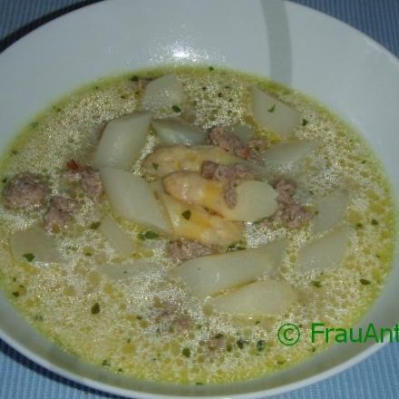Spargelsuppe mit Hackfleisch