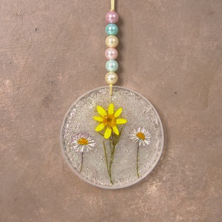 Sonnenfänger mit Kleber selber basteln – einfache DIY-Anleitung