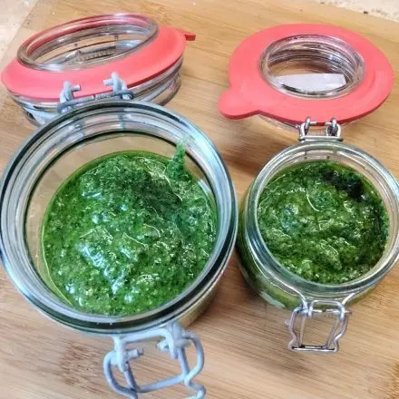 Bärlauch-Pekannuss-Pesto