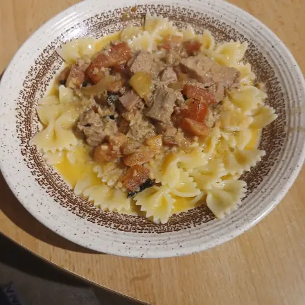 Thunfisch-Sahne-Soße mit Tomaten