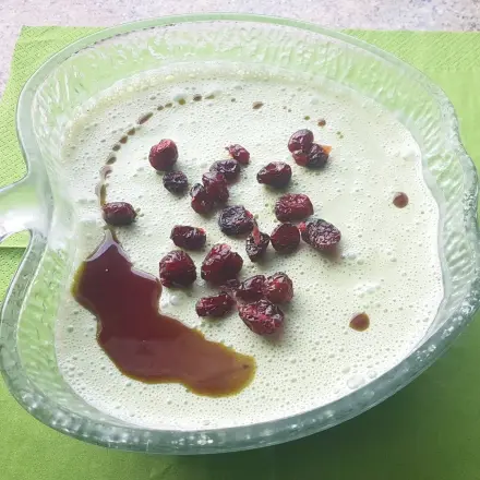 Sauerampfer-Joghurtcreme-Dessert