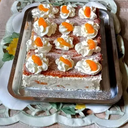 Viereckige Quark-Mandarinen-Sahne-Torte