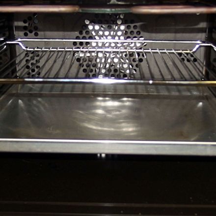 Grillrost, Backblech usw. ohne Kratzen reinigen