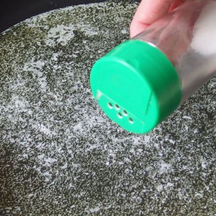 Bratfisch fällt mit Salz nicht auseinander