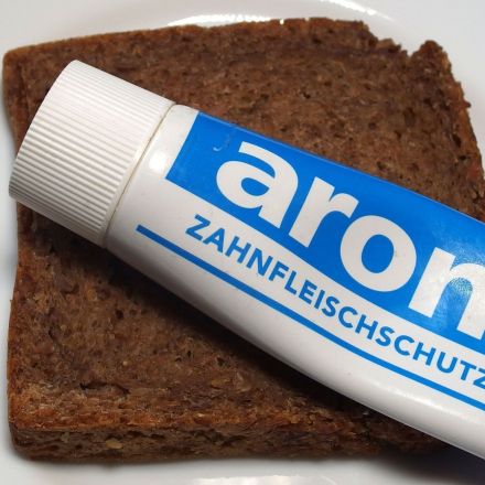 Frühstück und Zähneputzen in Einem