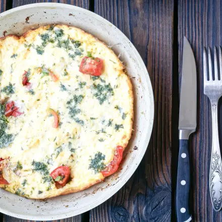 Omelette mit Frischkäse und Cherrytomaten