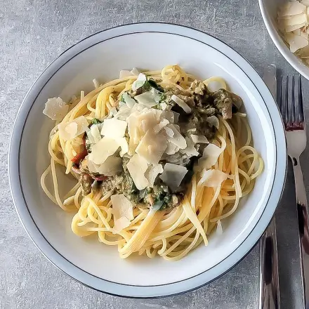 Spaghettisalat mit Parmesan