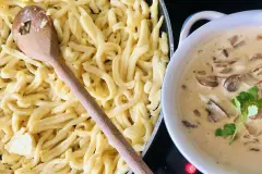 Sp&auml;tzlesteig besonders locker mit Sprudel