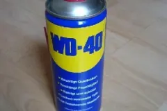 Klebereste entfernen mit WD-40 - Wunder&ouml;l