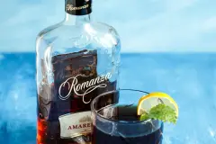 Amaretto mit Apfelsaft