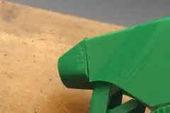 Schmutzige Holzm&ouml;bel mit Glasreiniger reinigen (Naturm&ouml;bel)