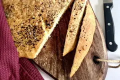 D&uuml;nnes Fladenbrot aus der Pfanne