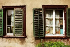 Alte Fenster preiswert isolieren