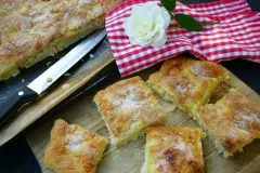 Zuckerkuchen aus Hefeteig
