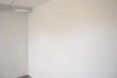 Klebebandreste auf Wandfarbe entfernen