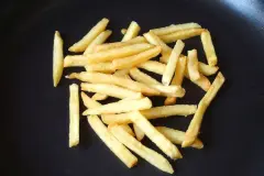 Kalte Pommes nochmal knusprig lecker machen