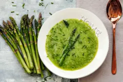 Gr&uuml;ne Spargelsuppe