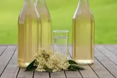 Holunderbl&uuml;tensirup selbst herstellen