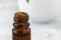 K&uuml;mmel&ouml;l bei Baby-Bl&auml;hungen